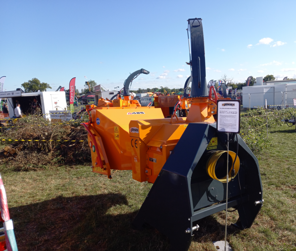 Jensen Trailed A530 6 Inch 24hp Petrol Woodchipper